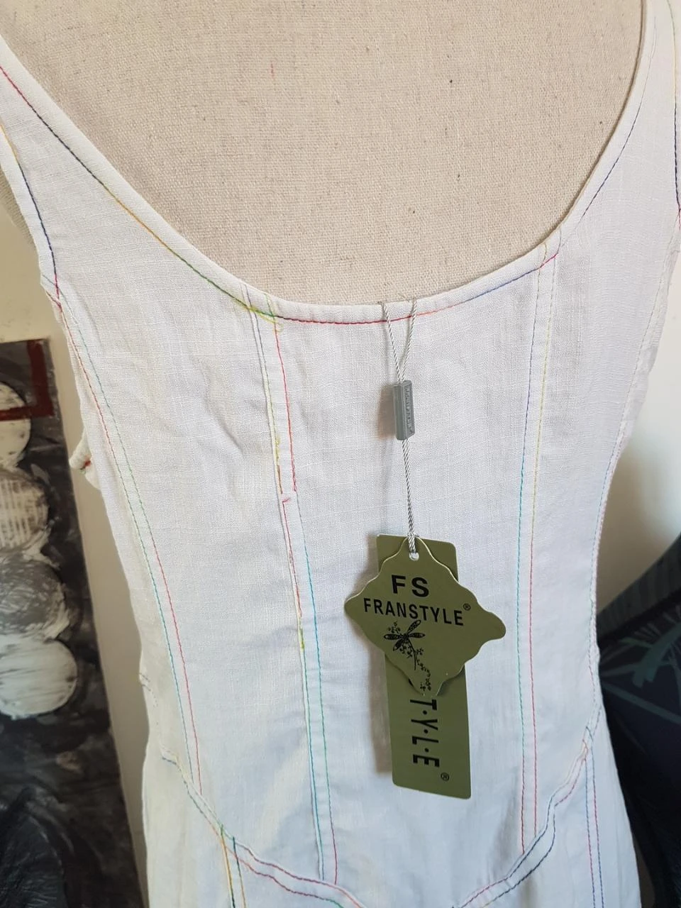 🌈 Nieuwe witte zomerjurk Franstyle, regenboognaden, Maat 42 ☁️ – photo 5